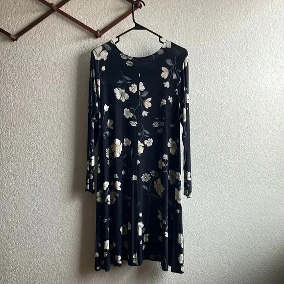 Black Floral Long Sleeve Swing Dress - Picture 4 of 4